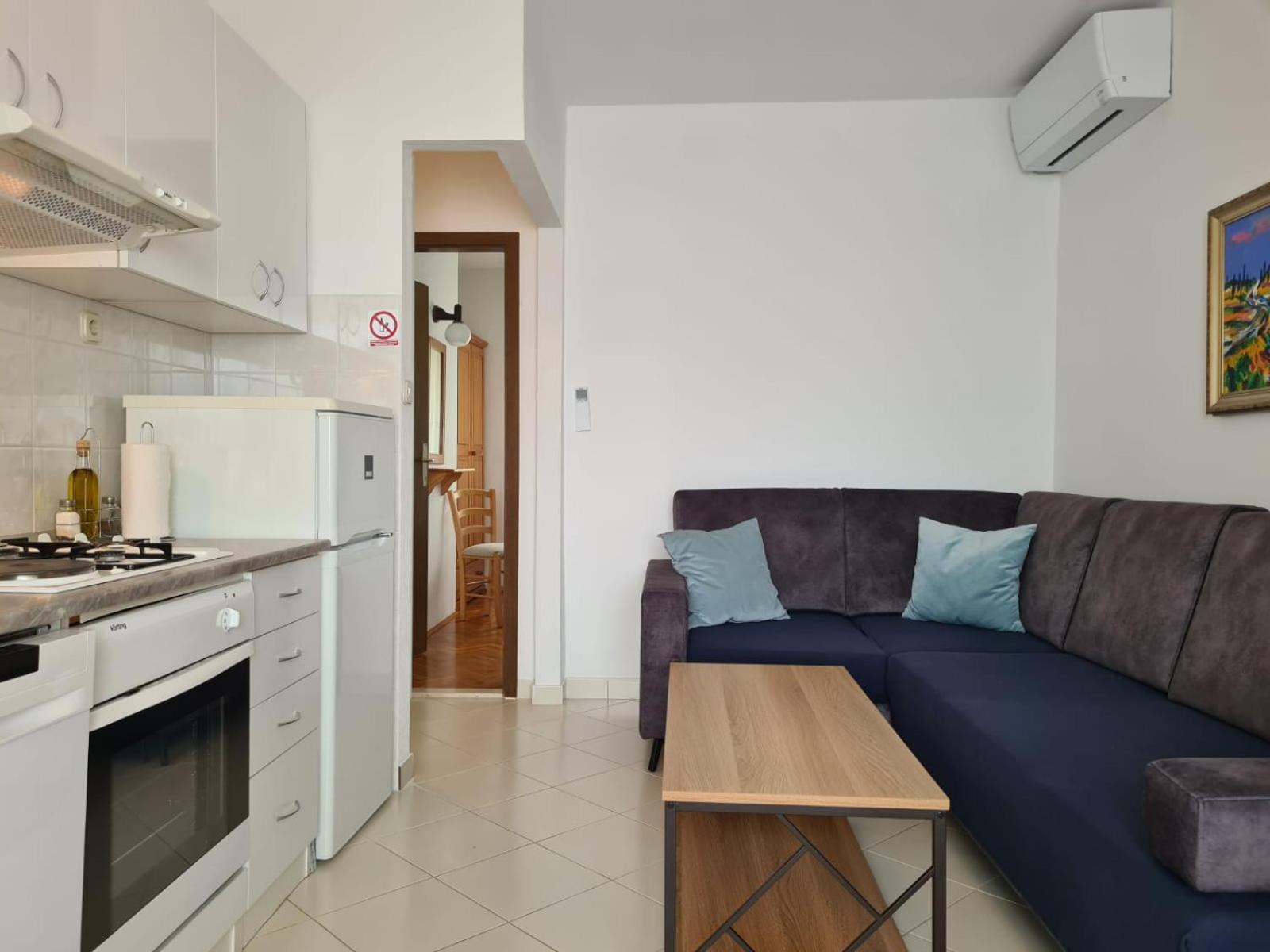 Apartments Jelena Supetar - Four Apartments - A Small House With A Private Yard - Two-Room Apartment With A Sea View - Studio Apartment - Two-Room Apartment With Garden View- Free Parking Extérieur photo