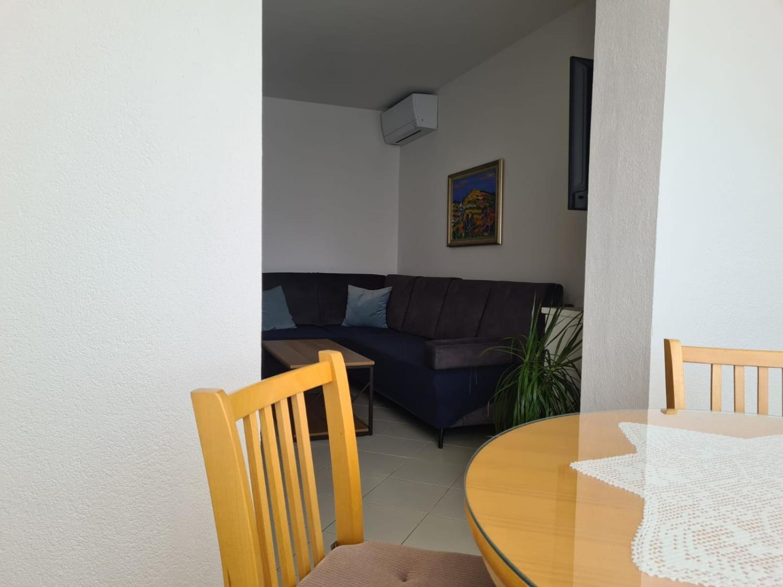 Apartments Jelena Supetar - Four Apartments - A Small House With A Private Yard - Two-Room Apartment With A Sea View - Studio Apartment - Two-Room Apartment With Garden View- Free Parking Extérieur photo