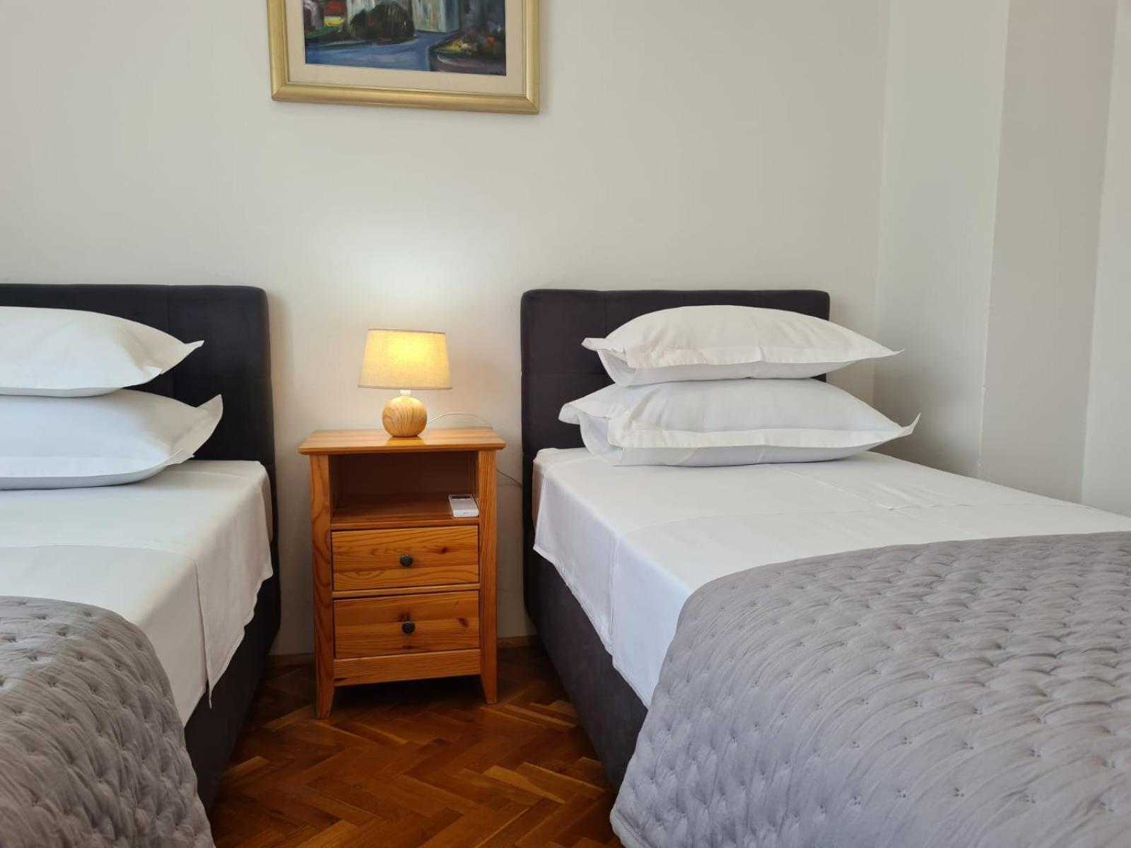 Apartments Jelena Supetar - Four Apartments - A Small House With A Private Yard - Two-Room Apartment With A Sea View - Studio Apartment - Two-Room Apartment With Garden View- Free Parking Extérieur photo