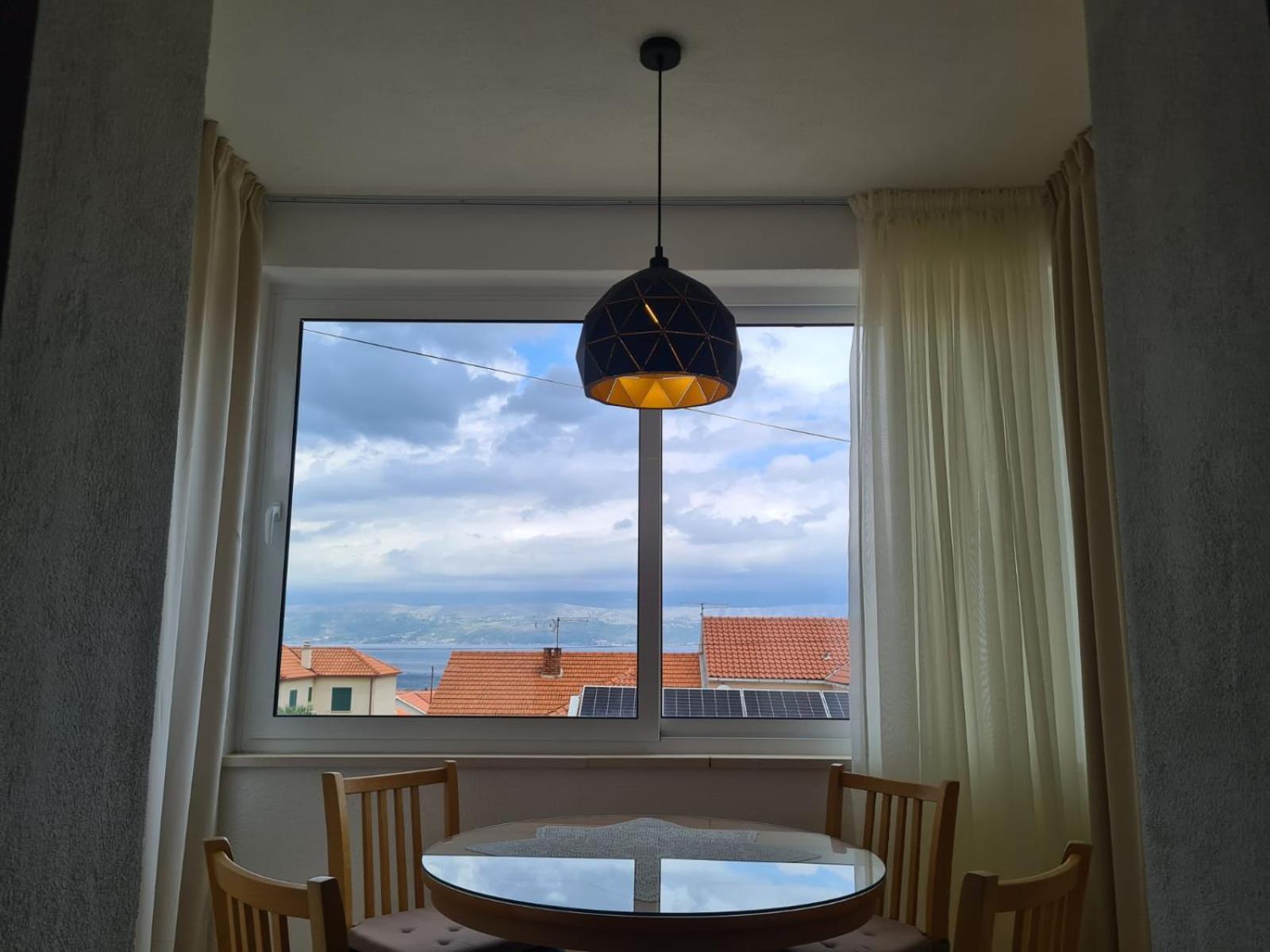 Apartments Jelena Supetar - Four Apartments - A Small House With A Private Yard - Two-Room Apartment With A Sea View - Studio Apartment - Two-Room Apartment With Garden View- Free Parking Extérieur photo