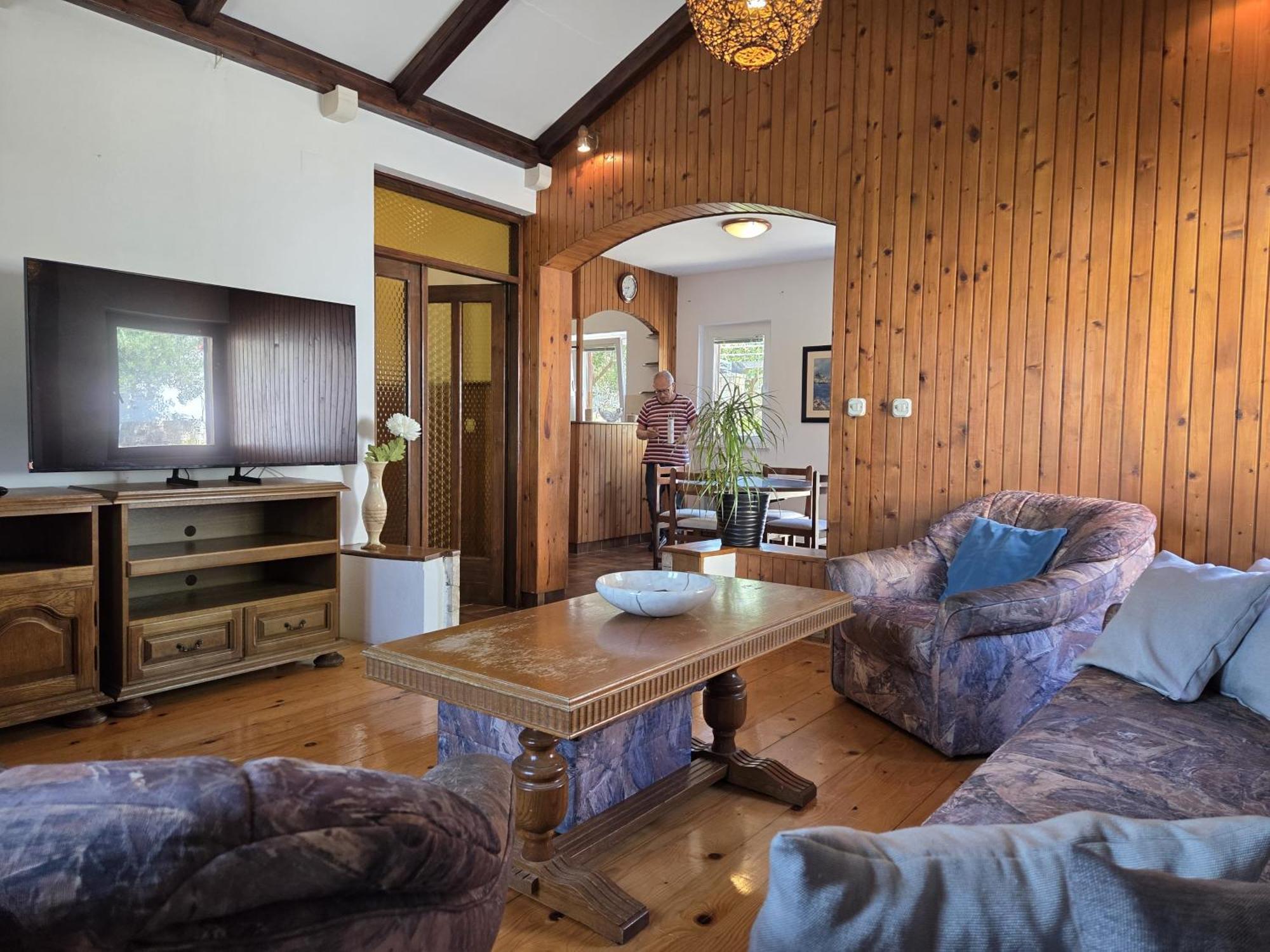 Apartments Jelena Supetar - Four Apartments - A Small House With A Private Yard - Two-Room Apartment With A Sea View - Studio Apartment - Two-Room Apartment With Garden View- Free Parking Extérieur photo