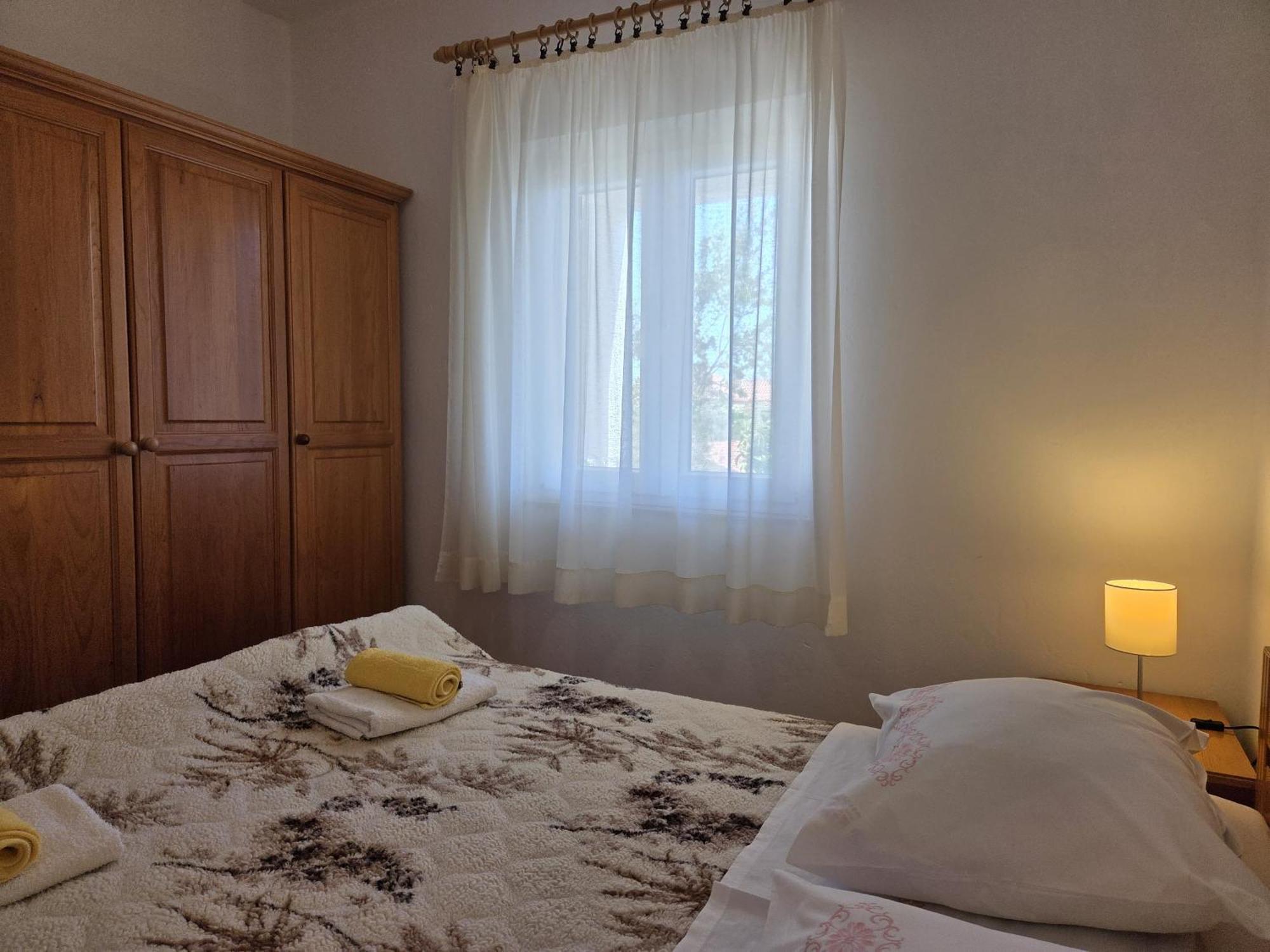 Apartments Jelena Supetar - Four Apartments - A Small House With A Private Yard - Two-Room Apartment With A Sea View - Studio Apartment - Two-Room Apartment With Garden View- Free Parking Extérieur photo
